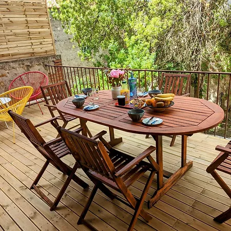 Proche Centre Avec Belle Terrasse *